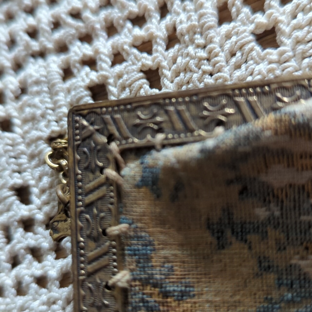 Vintage Tapestry Purse With Mirror & Change Purse Inside - Picture 9 of 9